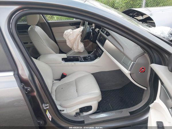2017 JAGUAR XF Prestige