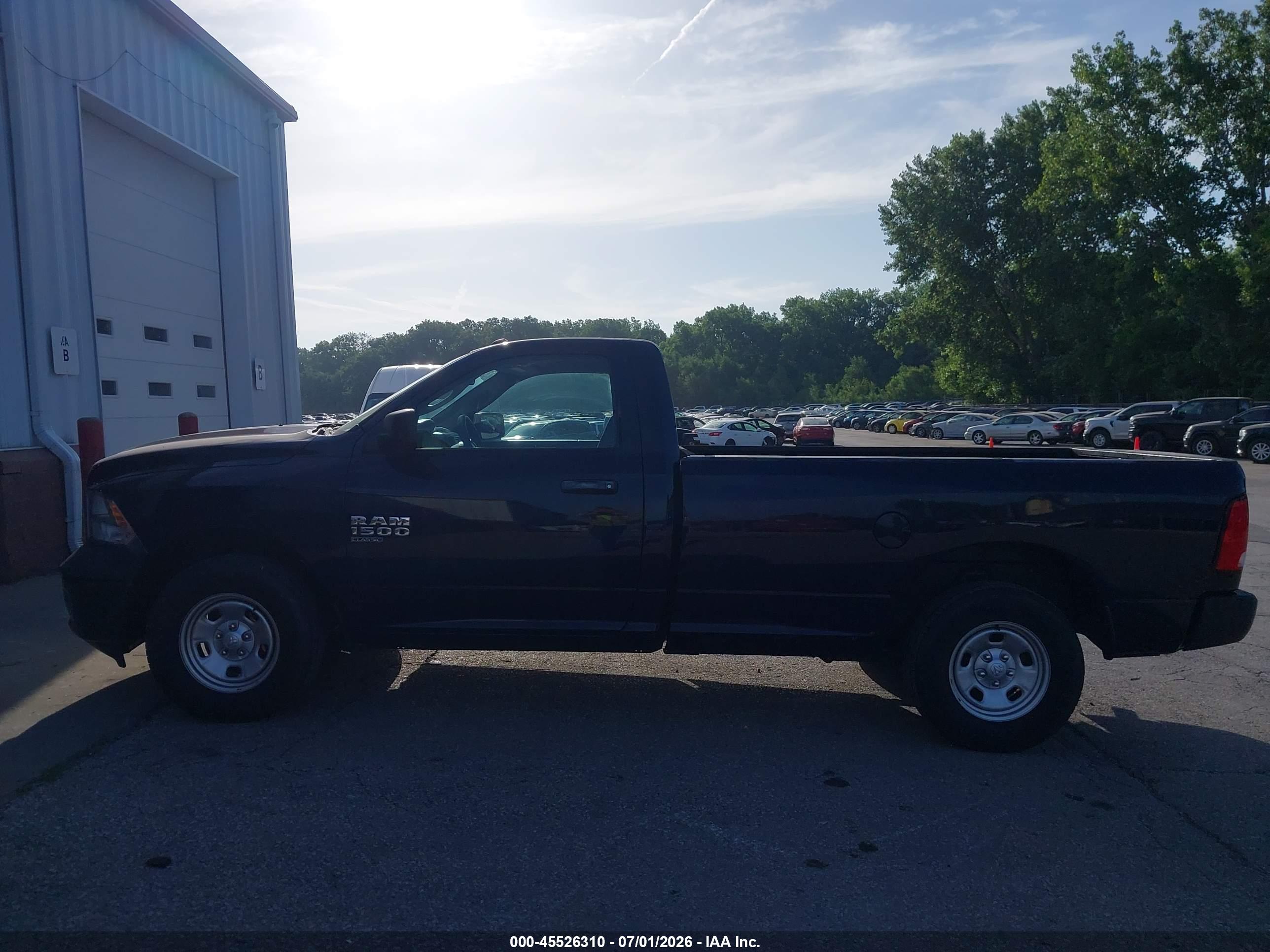 2019 RAM 1500 CLASSIC TRADESMAN  4X4 8' BOX