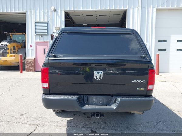 2019 RAM 1500 CLASSIC TRADESMAN  4X4 6'4 BOX