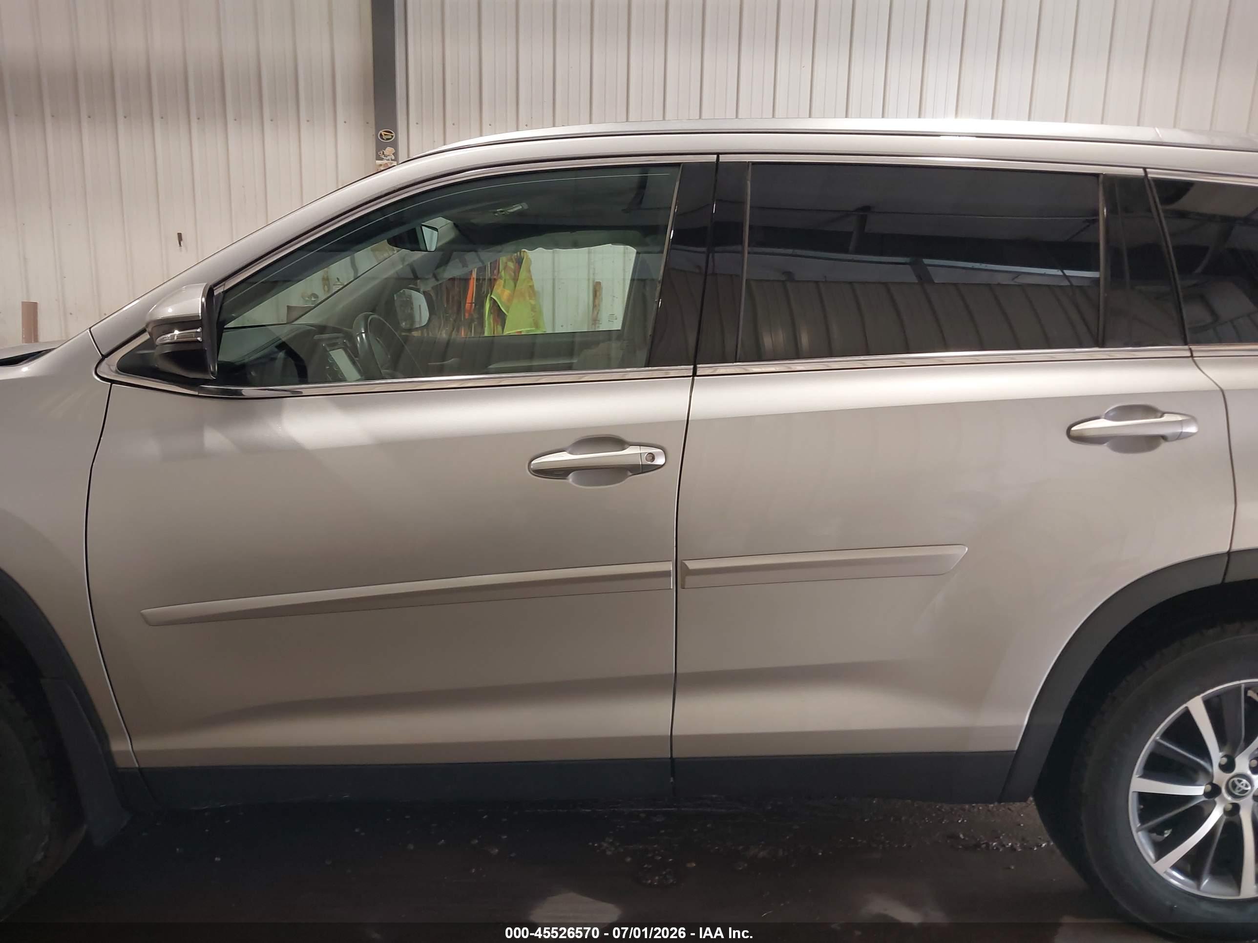 2019 TOYOTA HIGHLANDER XLE