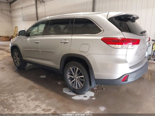 2019 TOYOTA HIGHLANDER XLE