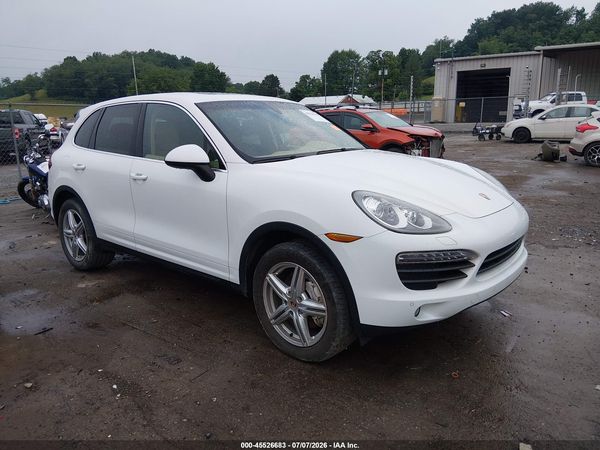 2013 PORSCHE CAYENNE S