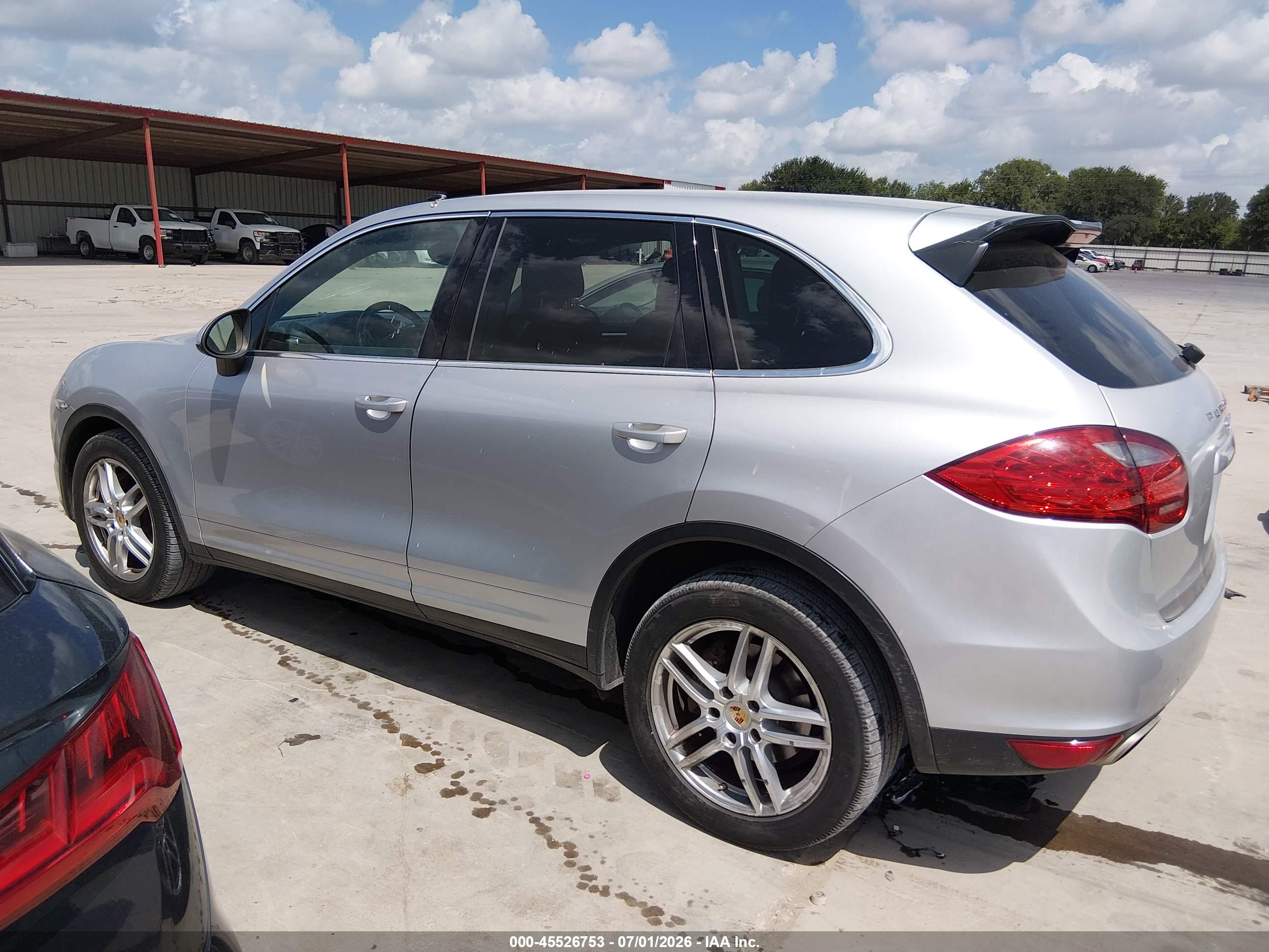 2011 PORSCHE CAYENNE