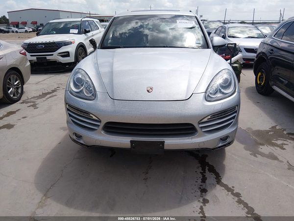 2011 PORSCHE CAYENNE