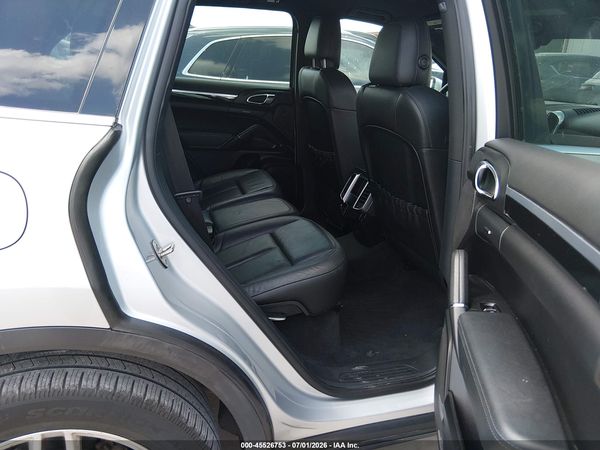 2011 PORSCHE CAYENNE