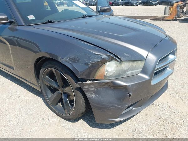 2013 DODGE CHARGER SE