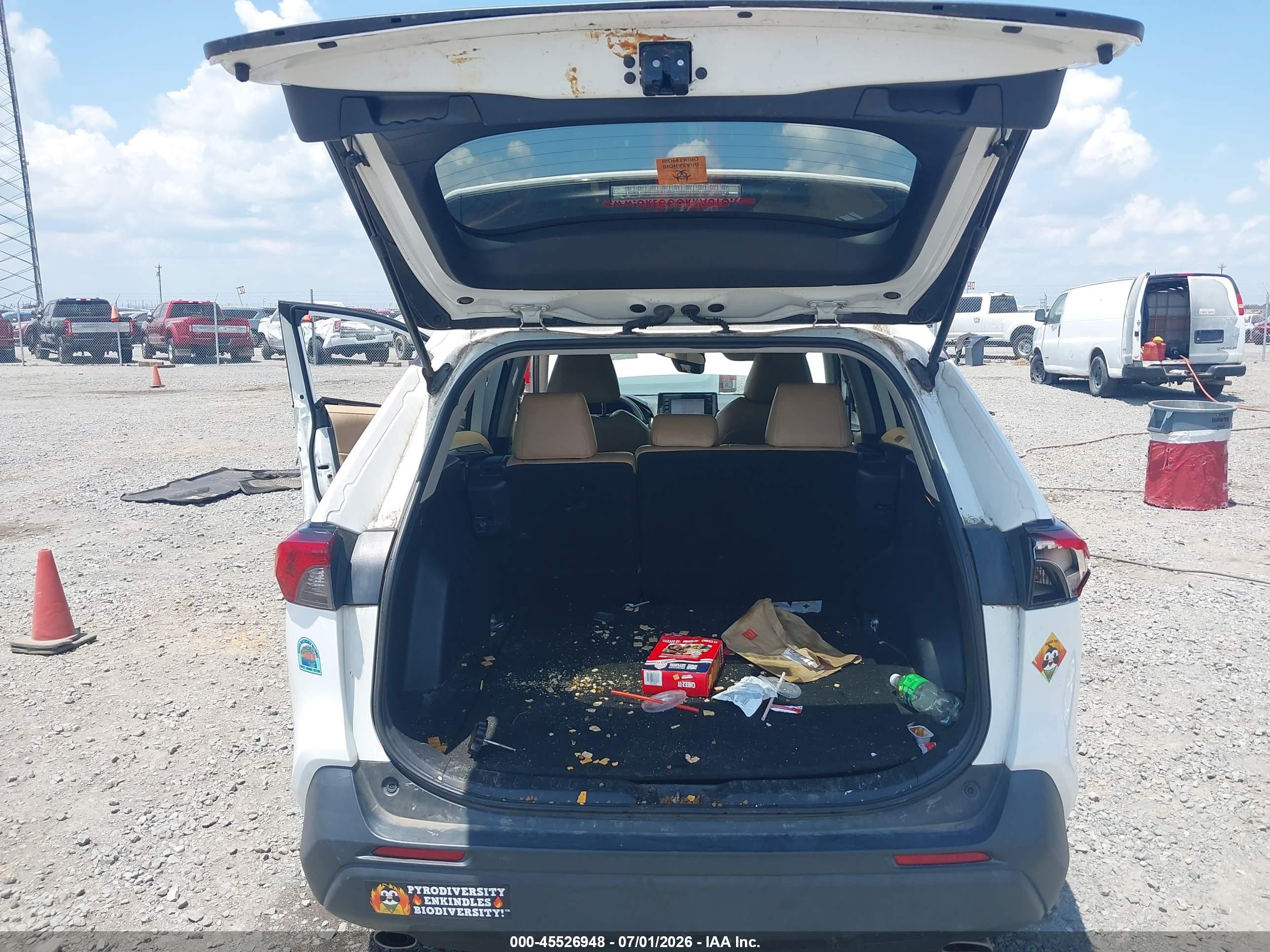 2019 TOYOTA RAV4 XLE