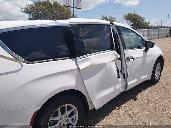 2026 CHRYSLER VOYAGER LX