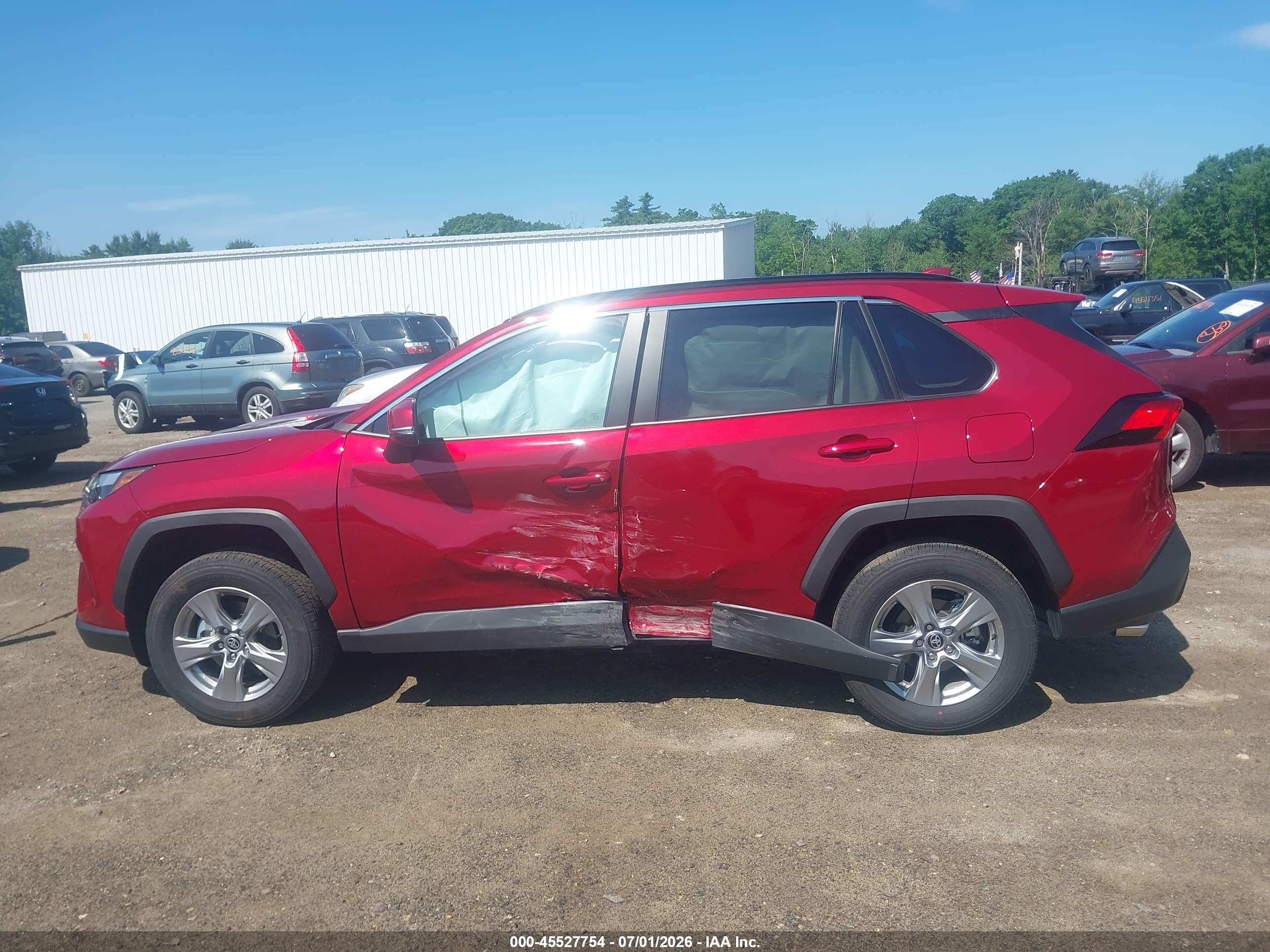 2025 TOYOTA RAV4 XLE