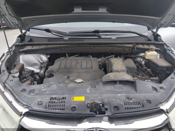 2016 TOYOTA HIGHLANDER XLE V6