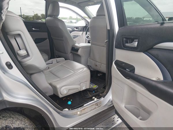 2016 TOYOTA HIGHLANDER XLE V6