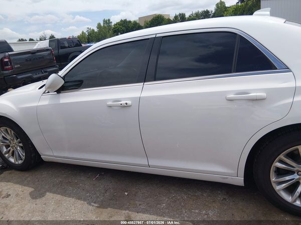 2017 CHRYSLER 300 LIMITED