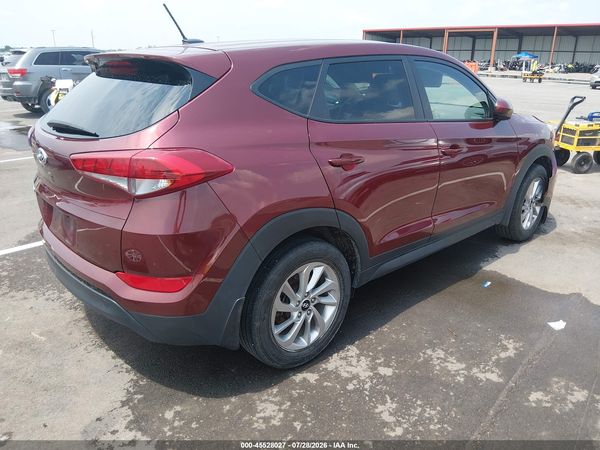 2017 HYUNDAI TUCSON SE