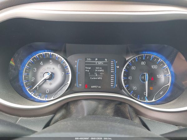 2022 CHRYSLER VOYAGER LX