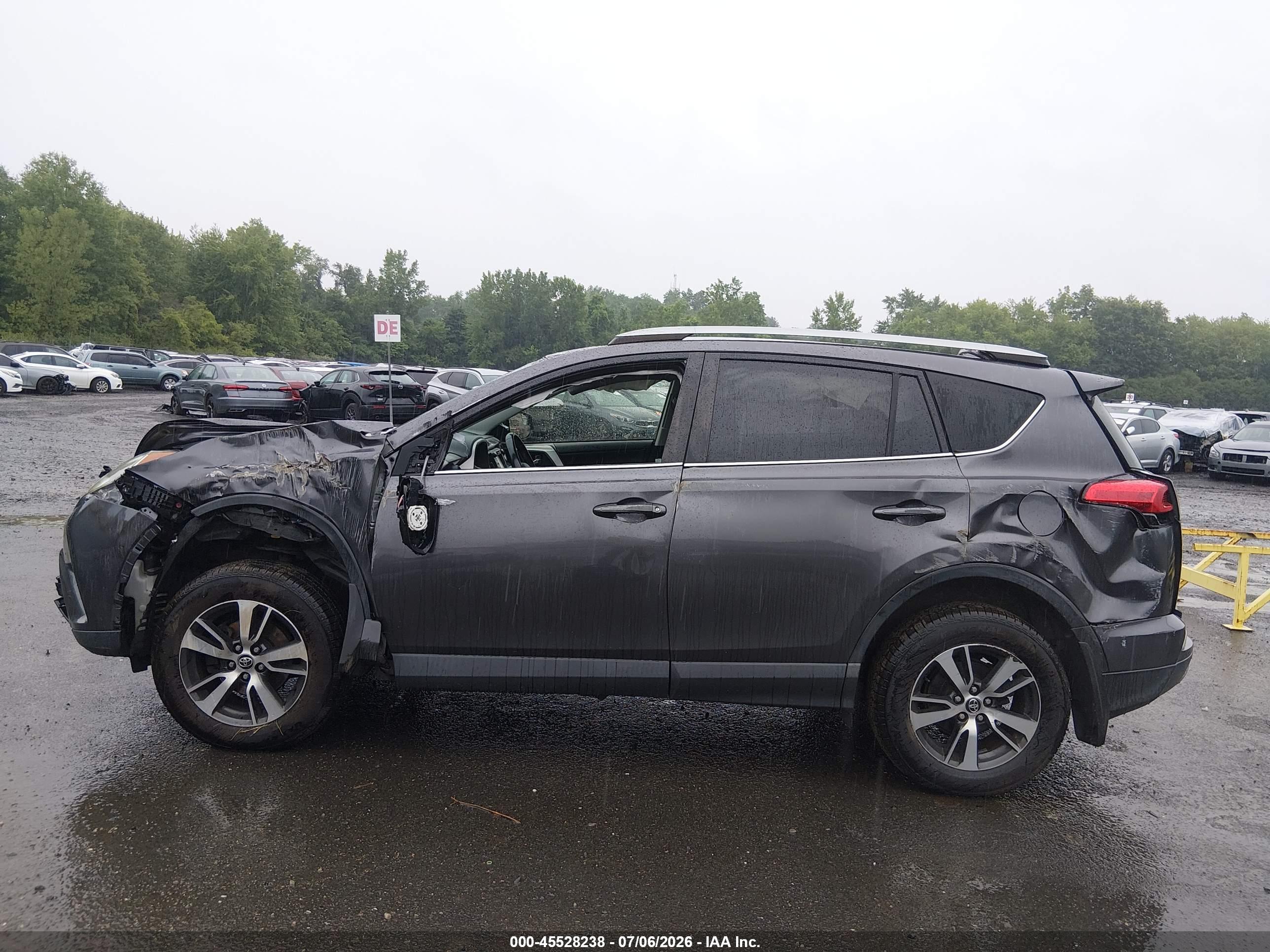 2017 TOYOTA RAV4 XLE