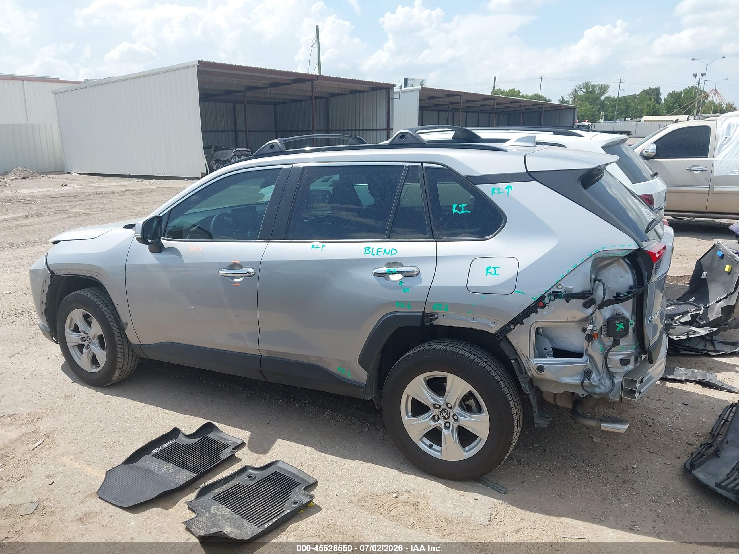 2020 TOYOTA RAV4 XLE