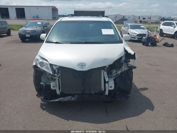 2017 TOYOTA SIENNA XLE PREMIUM 7 PASSENGER