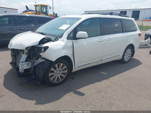 2017 TOYOTA SIENNA XLE PREMIUM 7 PASSENGER