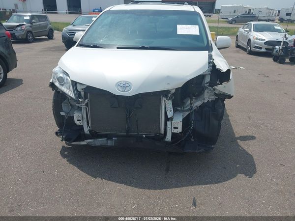 2017 TOYOTA SIENNA XLE PREMIUM 7 PASSENGER