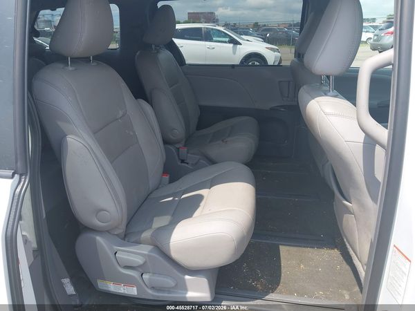 2017 TOYOTA SIENNA XLE PREMIUM 7 PASSENGER