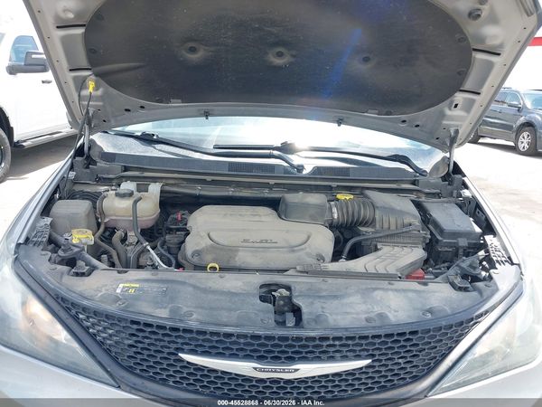 2021 CHRYSLER VOYAGER LX