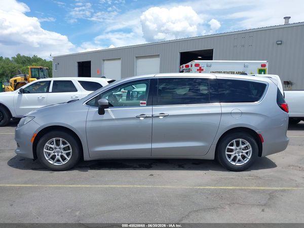 2021 CHRYSLER VOYAGER LX