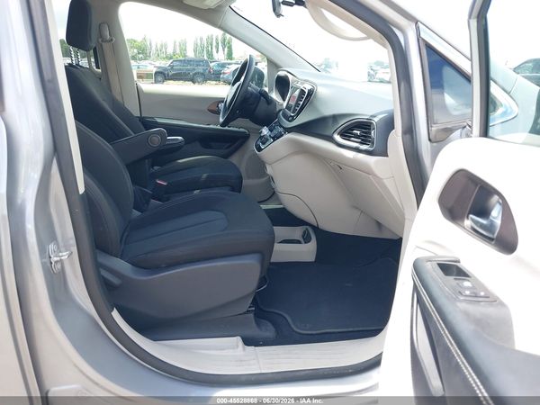 2021 CHRYSLER VOYAGER LX