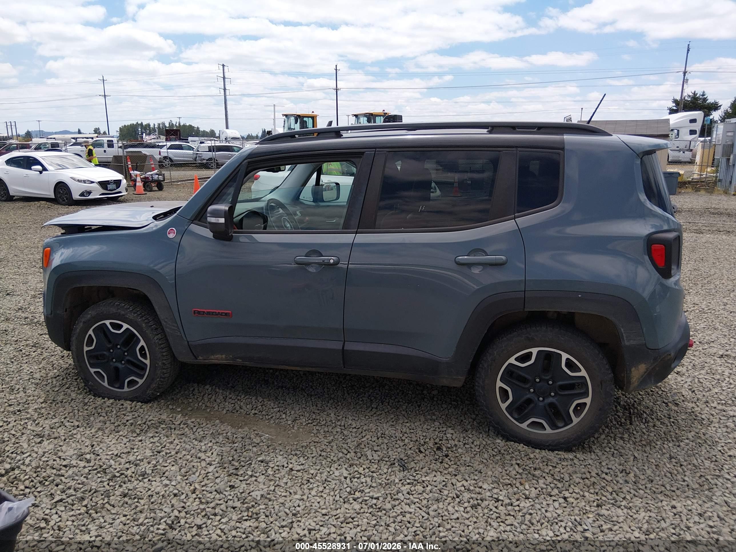 2017 JEEP RENEGADE TRAILHAWK 4X4