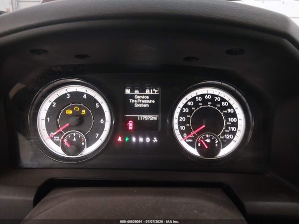 2017 RAM 1500 EXPRESS  4X4 5'7 BOX