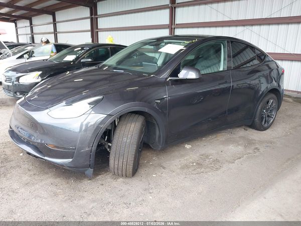 2025 TESLA MODEL Y