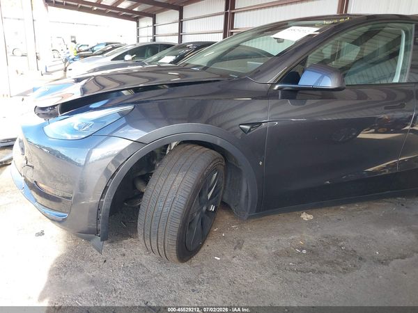 2025 TESLA MODEL Y