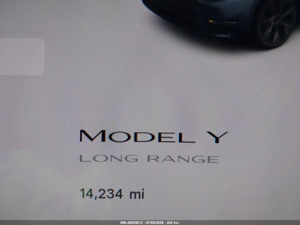 2025 TESLA MODEL Y