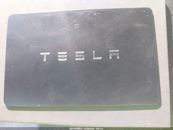 2025 TESLA MODEL Y