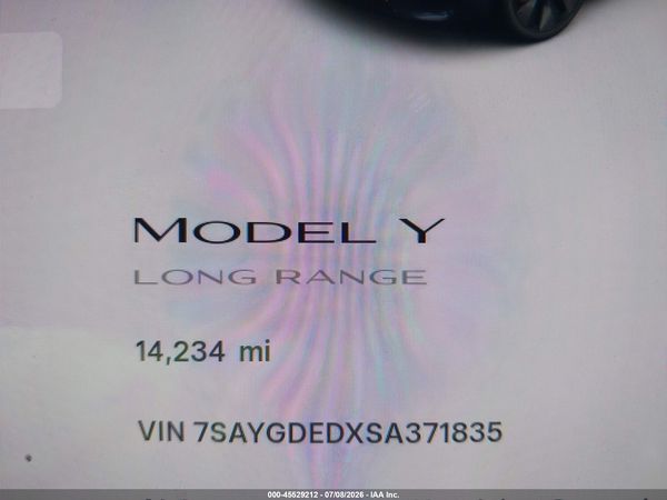 2025 TESLA MODEL Y