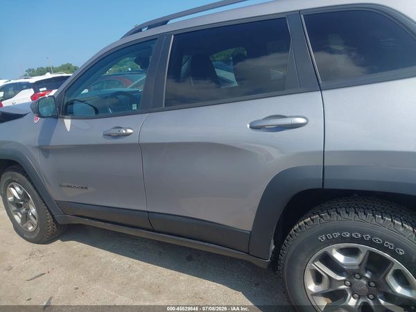 2019 JEEP CHEROKEE TRAILHAWK 4X4
