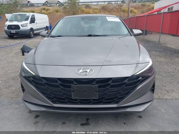 2023 HYUNDAI ELANTRA SE