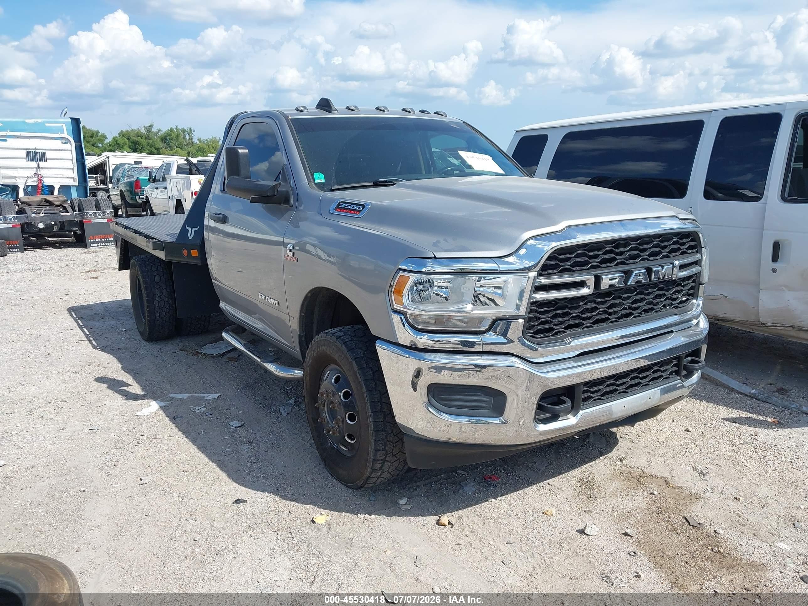 2019 RAM 3500 CHASSIS TRADESMAN/SLT