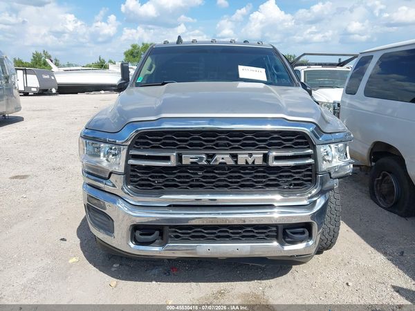 2019 RAM 3500 CHASSIS TRADESMAN/SLT