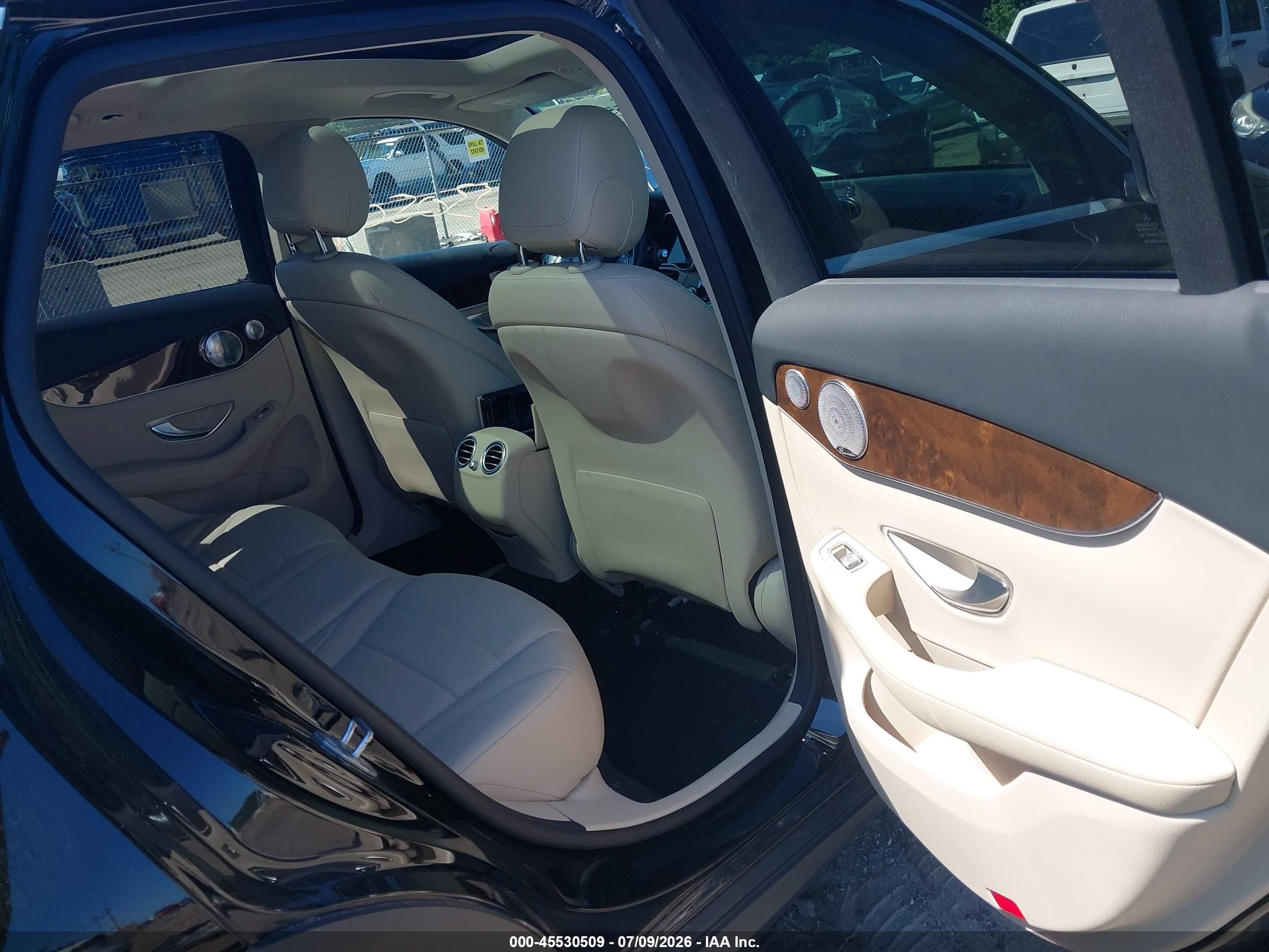 2017 MERCEDES-BENZ GLC 300 4MATIC