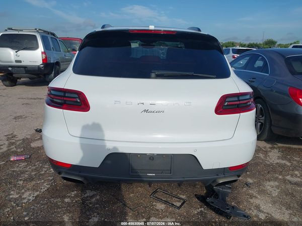 2018 PORSCHE MACAN