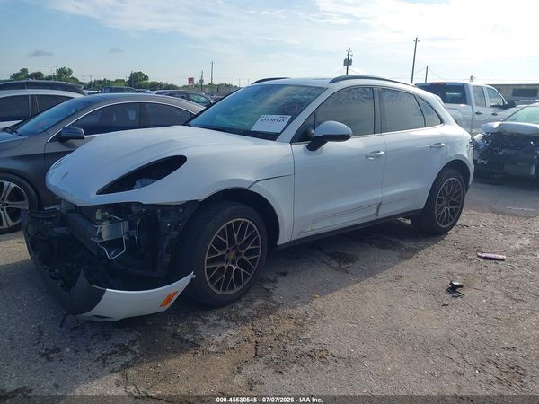2018 PORSCHE MACAN