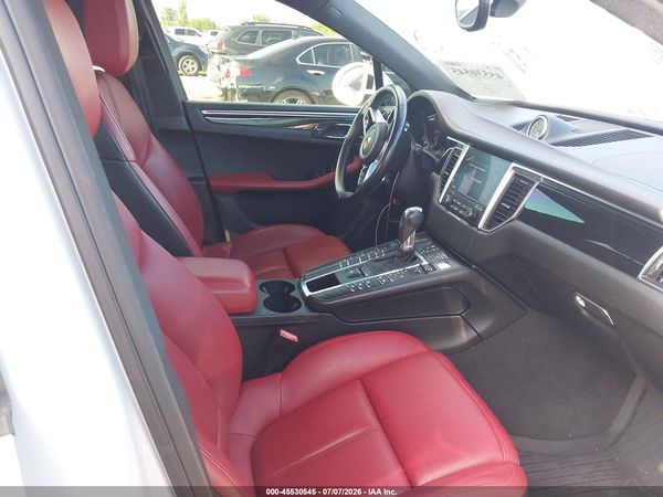 2018 PORSCHE MACAN