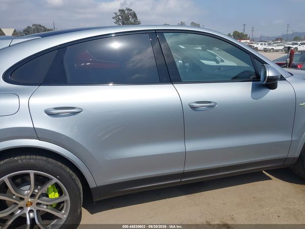 2022 PORSCHE CAYENNE E-HYBRID COUPE PLATINUM EDITION
