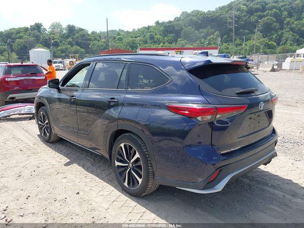 2021 TOYOTA HIGHLANDER XSE
