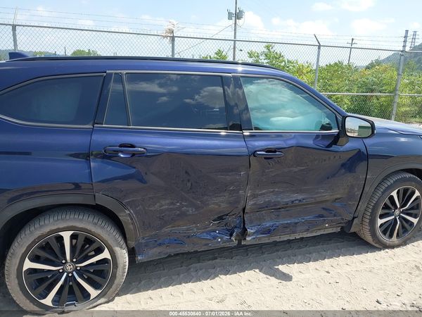 2021 TOYOTA HIGHLANDER XSE
