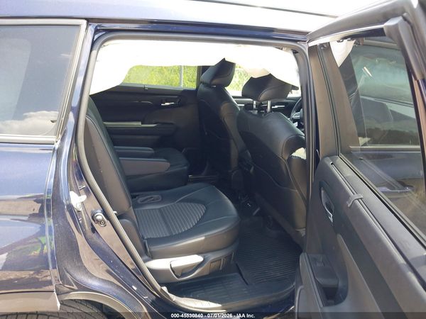 2021 TOYOTA HIGHLANDER XSE