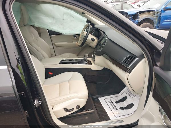 2019 VOLVO XC90 T5 MOMENTUM
