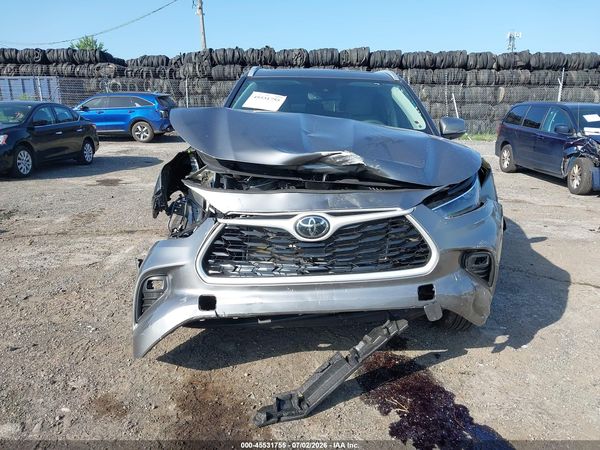 2025 TOYOTA HIGHLANDER XLE
