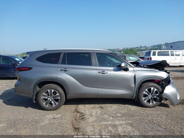 2025 TOYOTA HIGHLANDER XLE