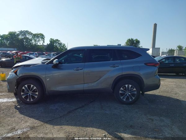 2025 TOYOTA HIGHLANDER XLE